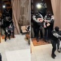 Uhapšena Braća Hofman u luksuznom restoranu! Drama u poznatom tržnom centru u Beogradu, pojavio se i snimak (video)