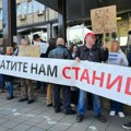 Vratite nam stanicu i voz: Meštani Čortanovaca protestuju ispred Ministarstva građevinarstva i infrastrukture
