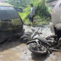 U poplavama u Indoneziji poginulo najmanje 15 ljudi