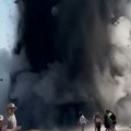 Uznemirujući video! Turisti beže i spašavaju živu glavu dok vulkan eruptira u nebo! (video)