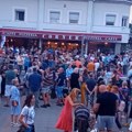 Skup podrške vlasniku razlupanog lokala u Valjevu: Čeka se u redu za kafu u „Korneru“