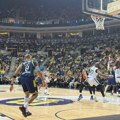 Fenerbahče - Partizan: Crno-beli vode na poluvremenu protiv lidera u Istanbulu