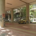 Рат графитима у Србији: Увреде на фасадама уместо политичког дијалога (ВИДЕО)