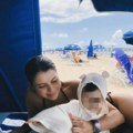 Veliko slavlje u Americi! Azra priredila neverovatno iznenađenje za 1. rođendan ćerke: U tačno veme kad se porodila prošle…