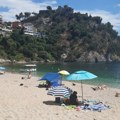 Grčka na udaru toplotnog talasa Temperatura vazduha negde već preko 30 stepeni, a evo koliko je more toplo