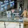 Iz rubrike zaista se desilo: "Lutka u izlogu" uhapšena posle pljačke više prodavnica u Varšavi