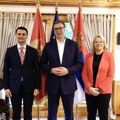 Vučić sa zvaničnicima Crne gore o pitanjima od obostranog interesa, uključujući obnovu pruge