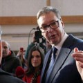 Vučić u obilasku fabrike nameštaja „Lika” u Varvarinu