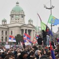 Verujete li u slučajnost? Istovremeno neobičan zvuk, ljudi sa maskama, kamenice i nestanak struje