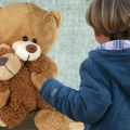 "Čiko, pao sam sa terase, ne znam kako ću kući": Dečak (4) šokirao policajce pričom, saznali jezivu istinu