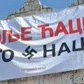 Na niškoj Tvrđavi osvanuo transparent sa kukastim krstom i natpisom Bolje ćaci nego naci