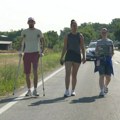 Mladi humanitarci krenuli iz Kikinde u pešačku turu za pomoć dečaku iz Bečeja