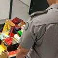 Velika zaplena na Aerodromu u torbe sakrili skoro 2.000 paklica cigareta (foto)