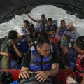 U brodolomu kod Lezbosa poginula žena, spaseno 17 migranata