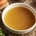 Supu od kolagena nazivaju „tečnim zlatom“: Ovo je recept za koji tvrde da podmlađuje i ima bolji efekat nego botoks
