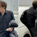 Prvi put u javnosti nakon prozivke kolege: Goran Bregović zbunjen na beogradskom aerodromu, evo šta je pokušao da uradi