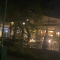 Isplivao smnimak s mesta pucnjave u bašti restorana: Policija na sve strane, napadač u bekstvu (Video)