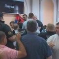 Postizborno ludilo u režiji naprednjaka - u Kuli kvorum daju kandidati za odbornike, u Zaječaru ukinuta Skupština: Studenti…