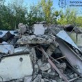 (Foto) Razoreno 19 višespratnica, kuće sravnjene sa zemljom! Strahovit napad na Ukrajinu: Telo izvlačili iz ruševina