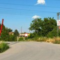 Železnice Srbije da odgovore zašto je rampa skinuta: Vozači u opasnosti na pružnom prelazu u ulici Sime Šarage