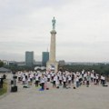 Beograd: Na Kalemegdanu grupnim časom obeležen Međunarodni dan joge