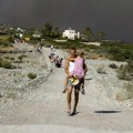 Pred srpskim turistima 3 opcije: Više od 1.500 Srba na Rodosu koji guta požar, jedan deo ne želi da prekida letovanje: Evo…