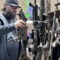 SAD pooštrio prodaju vatrenog oružja