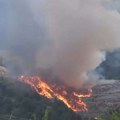 Gori deponija Golo brdo, na terenu vatrogasci