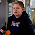 "Сви можемо помоћи, без обзира колико имамо година": Дечак се одрекао колекције аутића и новац дао у хуманитарне сврхе