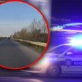 Snimak potere u Novom Sadu, muškarac pod pretnjom pištoljem oteo vozilo. Policija raspoređena na više lokacija (video)