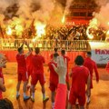 Kakve scene u Novom Sadu, navijači Vojvodine došli na trening pred finale Kupa, držali govor, palili baklje…