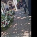 „Uspomenu na tebe uvek ćemo nositi sa sobom“: Bajin sin se oprostio od oca i poslao jasnu poruku, Nešović sahranjen na…