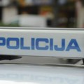Mladića maltretirali na hrvatskom primorju zbog motiva na majici: Naterali ga da je skine, pa ga napali