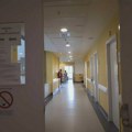UKC Niš: Dečak (6) na koga je pala kapija suda zadobio lakše telesne povrede