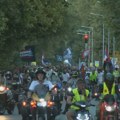Blizu 160 bajkera prodefilovalo kroz Bačku Topolu i Suboticu u znak podrške studentima