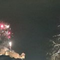 Za kraj proslave Dana RS 'dron-šou', a u Zenici odgovorili defileom sa zastavama s 'ljiljanima'
