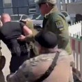Šokantni snimci mobilizacije u Odesi! U uniformama upadaju u gradski prevoz i skaču na čoveka! (video)