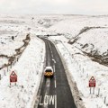 Sneg napravio haos u evropskoj zemlji, temperatura pala na -11 stepeni: Vozovi stali, vozači se zaglavili