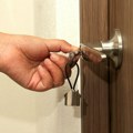 "Zvoni mi neko na vrata, otvorim, kad ono Rusi iz stana pored": Jasnin neočekivani susret sa komšijama koji svi na mrežama…
