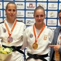 Jovana Stjepanović i Lana Lubura na pobedničkom postolju na Evropskom kupu u Paksu