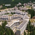 Prilikom miniranja stene na gradilištu na Kopaoniku oštećeno više fasada, prozora i automobila