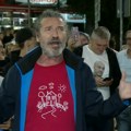VIDEO Gagi Jovanović sa Beograđanima ispred kordona: „Koga čuvate? One kriminalce?“