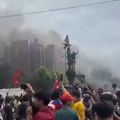 Ministra finansija Nepala vukli po ulicama: Snimak incidenta obišao svet (video)