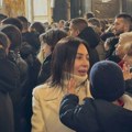 Najlepša slika iz Hrama Svetog Save: Ceca stigla na ponoćnu liturgiju sa unucima, Krstana ne ispušta iz ruku