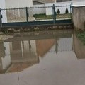 Niš, moj grad: Sramota za Niš, meštani Krušca gaze kroz „mini jezero“ da bi stigli do škole i autobusa