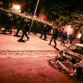 Makron održao hitan sastanak vlade, 45.000 policajaca i večeras guši nerede širom Francuske