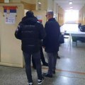 Sa aerodroma pravo na glasanje! Nakon Karleuše i Saša Matić obavio građansku dužnost - Došao u pratnji supruge! (video)