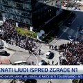 VIDEO „Idite na Kosovo, vratite se u ćacilend“: Zaposleni iz Erport sitija skandiraju muškarcima koji blokiraju N1