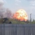 (Video) Odjekuju eksplozije, gori Moskva! Masovni napad dronovima u srcu Rusije: Aerodromi blokirani, hemijska fabrika u…