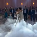 Oženio se Marko Janketić: Mlada kao princeza blista u beloj venčanici, a glumac elegantan: Prvi ples je čista romantika, a evo…